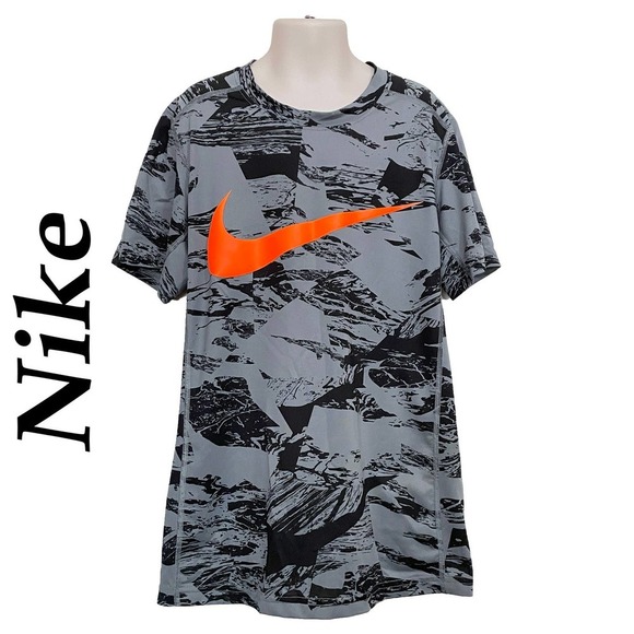 Nike Other - 𝅺NIKE Athletic Top